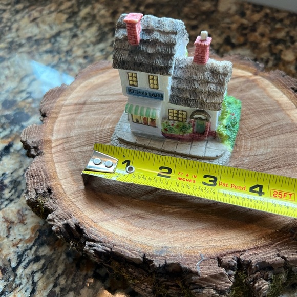 Hand Painted Cottages - Picture 14 of 16